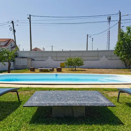 Portucale ! Caparica Sun & Breeze - Shared Pool & Garden