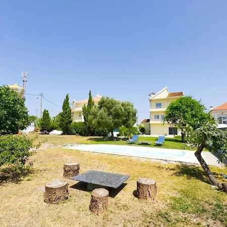 Portucale ! Caparica Sun & Breeze - Shared Pool & Garden 빌라 차르네카
