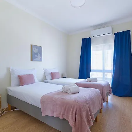 Portucale ! Caparica Sun & Breeze - Shared Pool & Garden 빌라 *