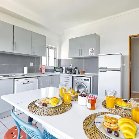 Portucale ! Caparica Sun & Breeze - Shared Pool & Garden *