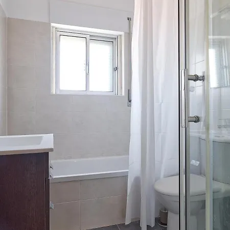 Portucale ! Caparica Sun & Breeze - Shared Pool & Garden