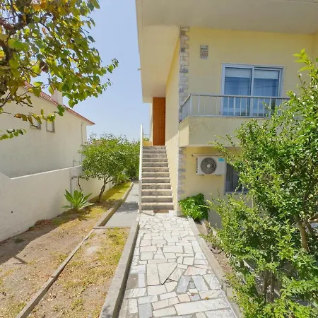 Portucale ! Caparica Sun & Breeze - Shared Pool & Garden *