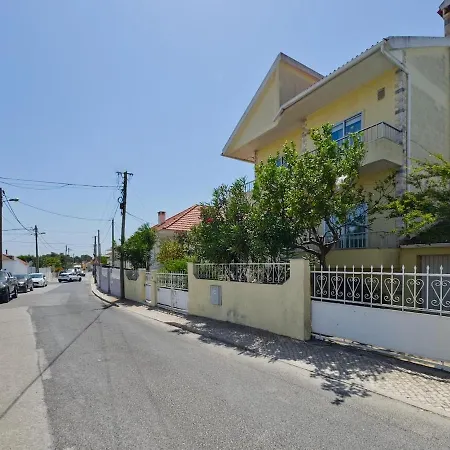 Portucale ! Caparica Sun & Breeze - Shared Pool & Garden *