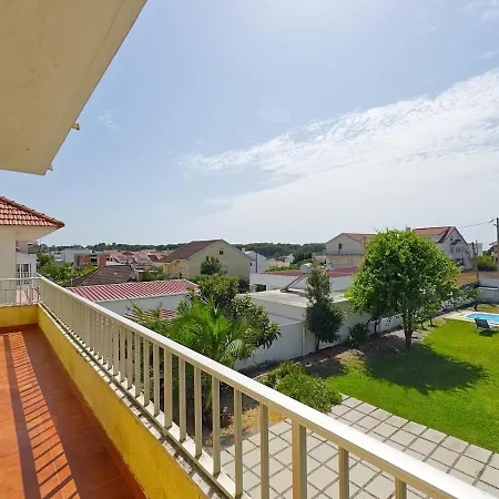 Portucale ! Caparica Sun & Breeze - Shared Pool & Garden 빌라